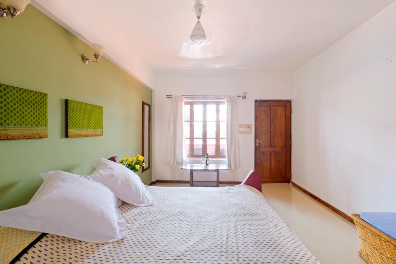 Skylark Hotel 2*